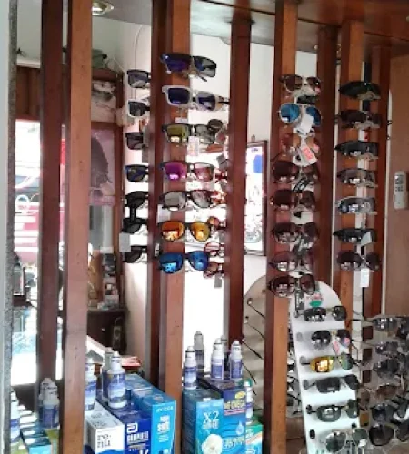 Optik Pratomo 3